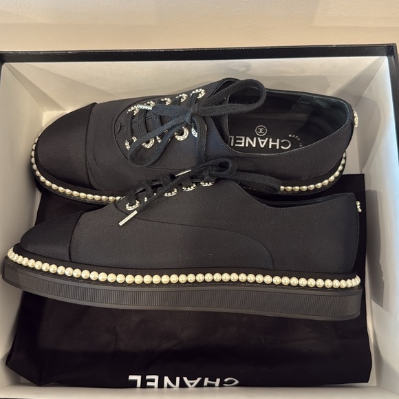 Chanel Black Sneakers with Luxury Design, with pearl details. Authentic - Picture 10 of 12